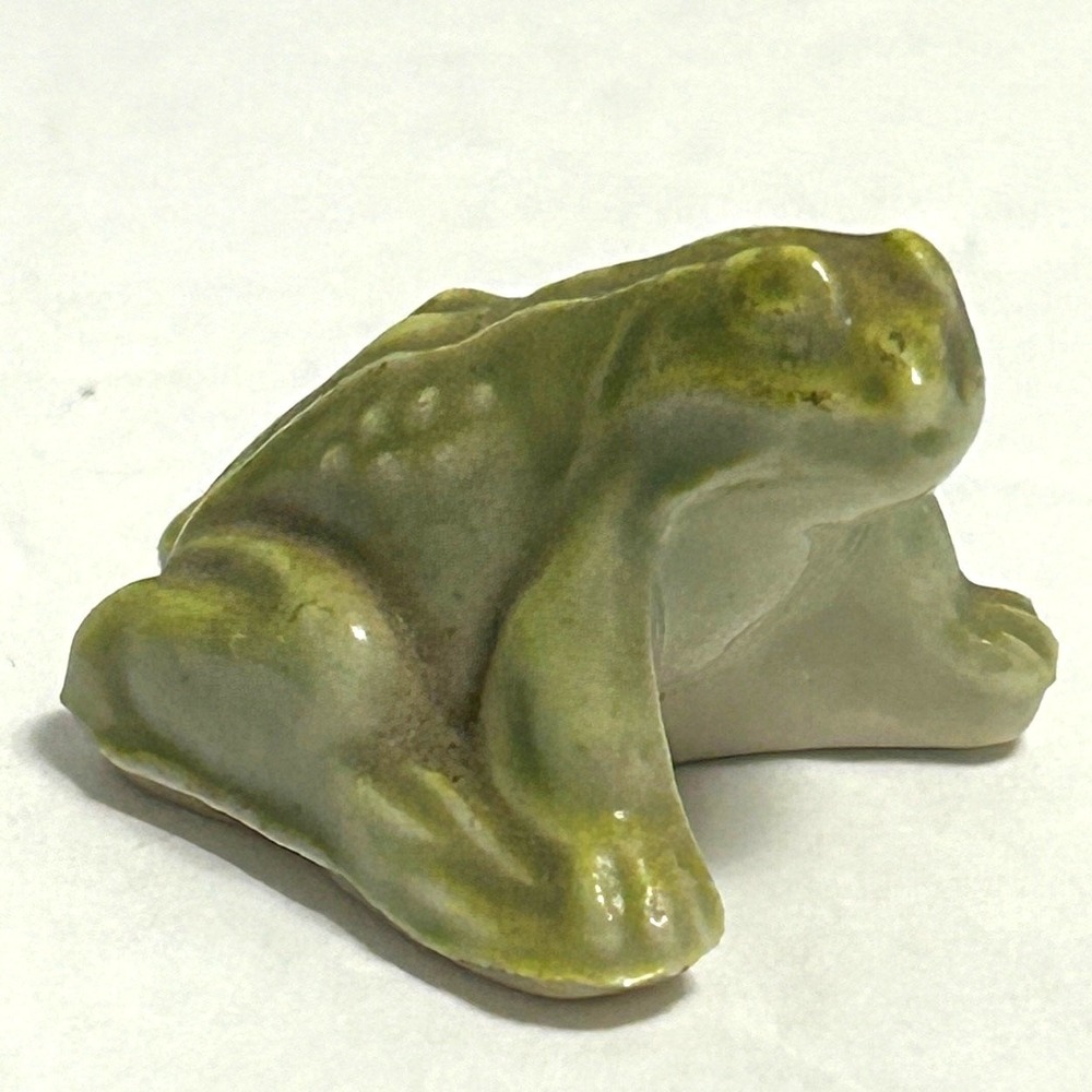 Wade Whimsies England Green Frog Figurine